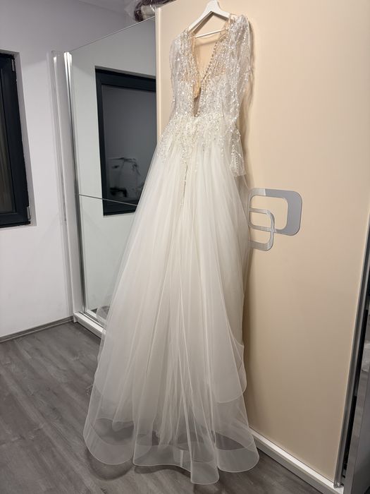 Rochie mireasa marimea xs-s  model A line/printesa cu trena