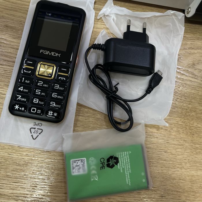 Кнопочный телефон