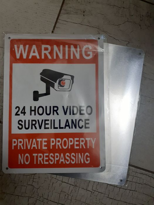 Предупредителен знак за видеонаблюдение 24 часа в денонощието