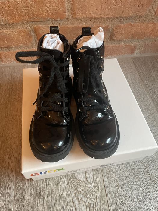 Ghete piele lacuita Geox