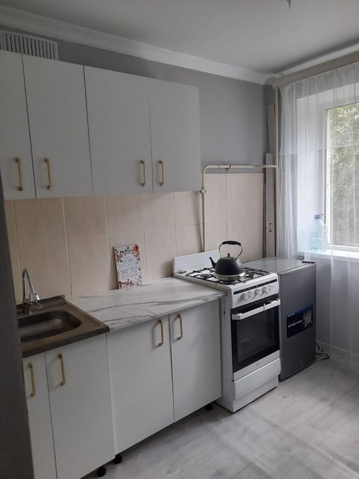 5мкр, клиника Айгерим, ,  дет.тов,