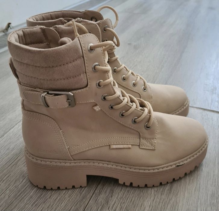 Ghete de damă ,nepurtate