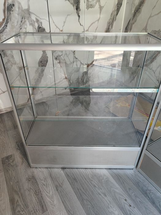 Ветрина бу в хорошем состоянии