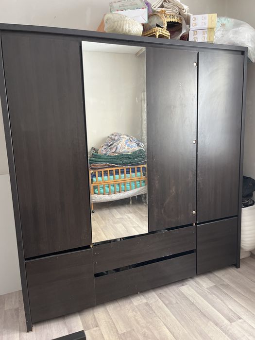 Продам шкаф срочно