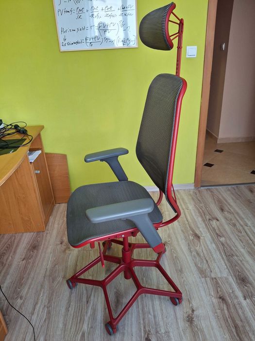 стол за компютър