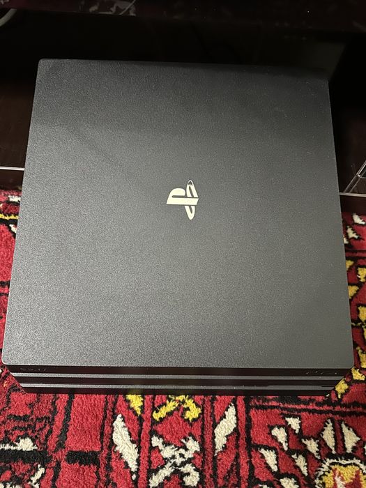 Ps4 pro 1TB 15ta oʻyinlari bilan