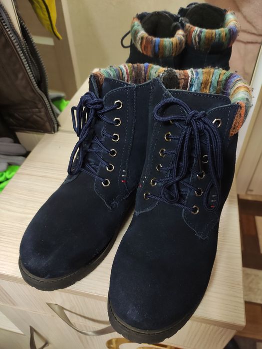 Продам зимние ботинки