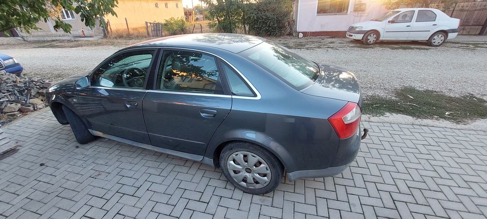 Audi A4               .