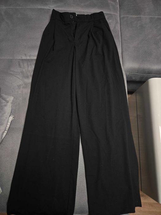 Официален черен панталон от Zara