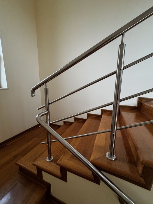 Vand balustrada din inox in stare excelenta