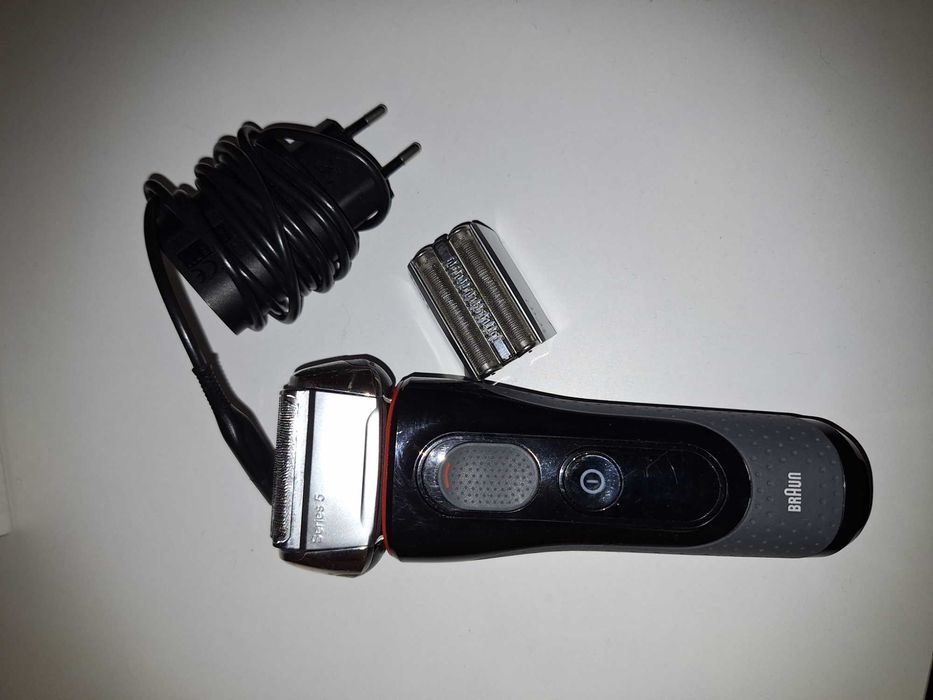 Електрическа самобръсначка Braun Series 5 - 60 лв.