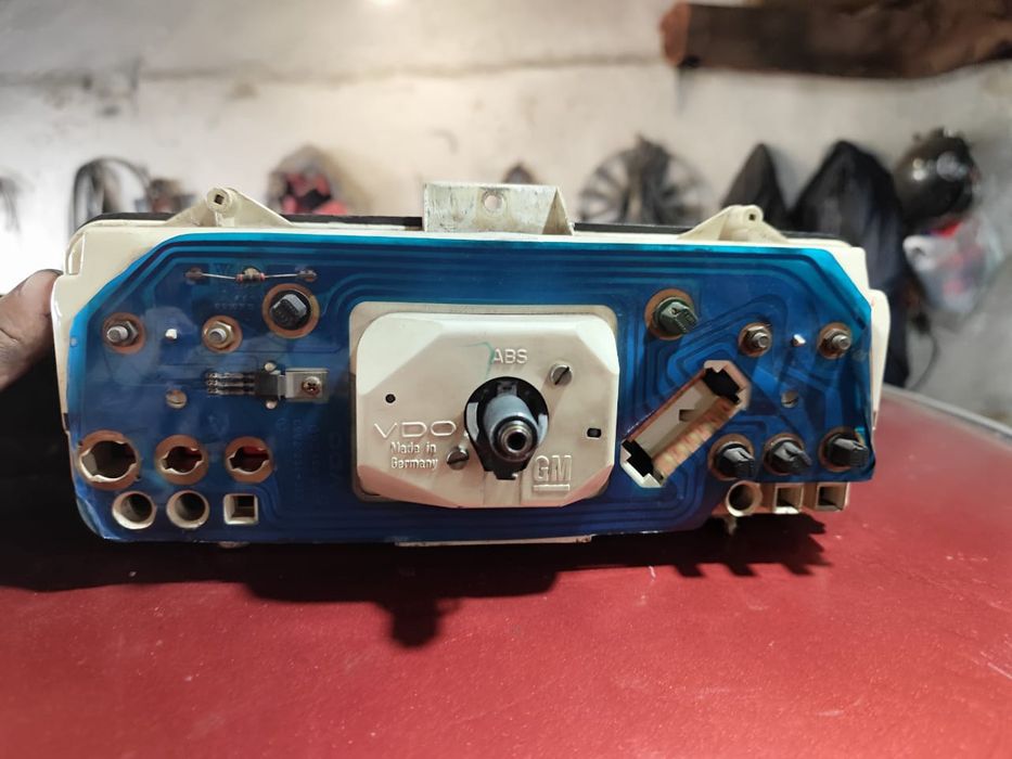 Щиток приборов Опель Аскона