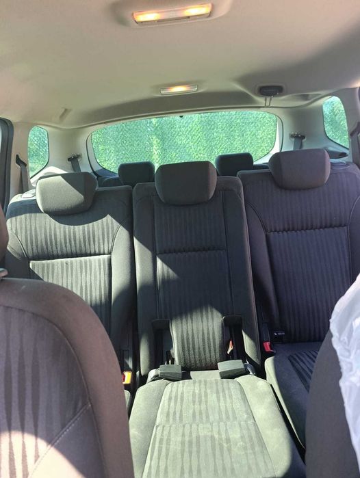 Автомобил под наем 6+1