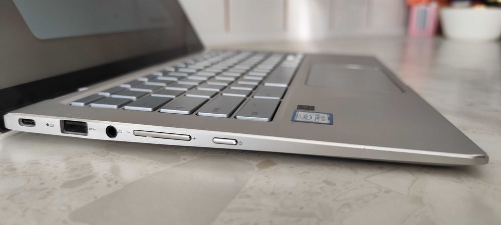 ASUS Chromebook Flip C434