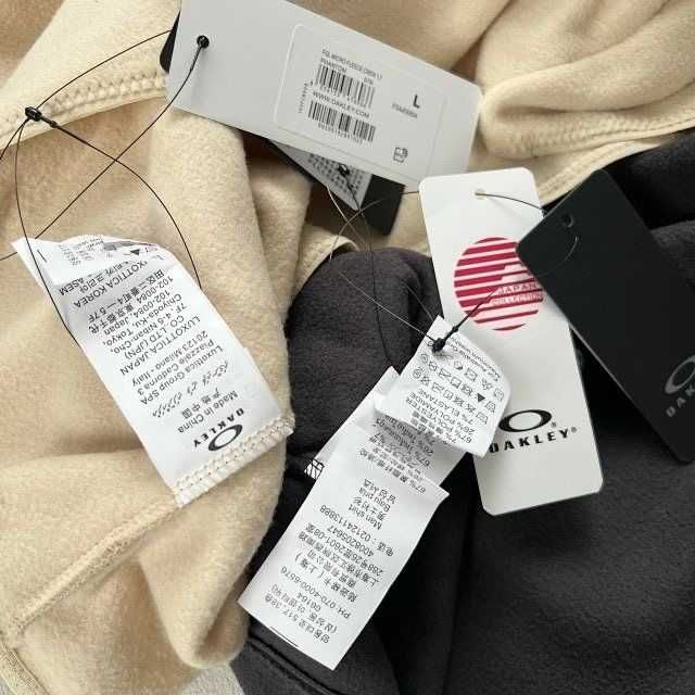 oakley лонгслив с бирками