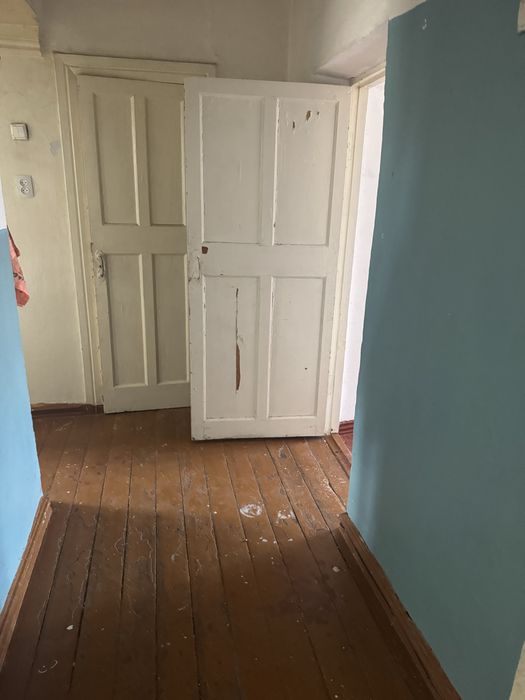 Продаётся 2 ком кв на Наваий