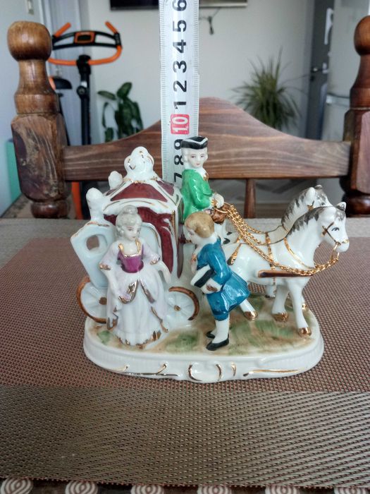 Каляска.Порцелан.