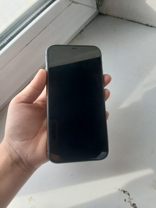 Продам айфон 11