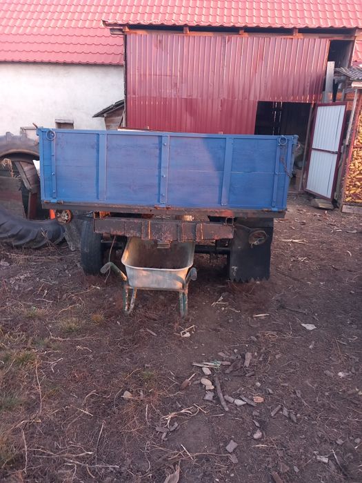 Remorca agricola pentru tractor