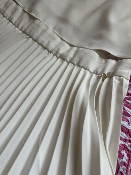 Рокля с пола плисе. Ефектна кройка.