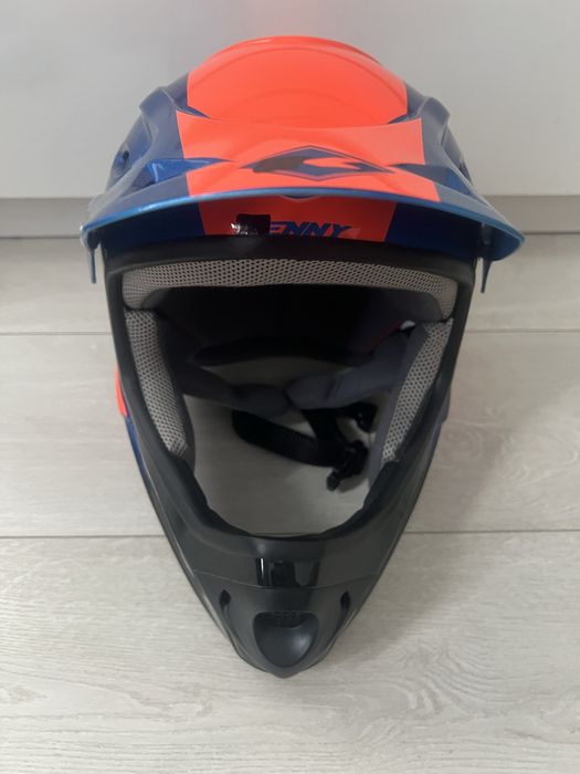 Каска на Kenny за колело