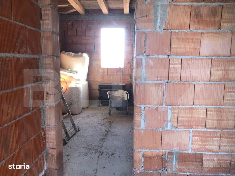 Casa la rosu , 170 mp , strada Principala Botiz-Ciuperceni