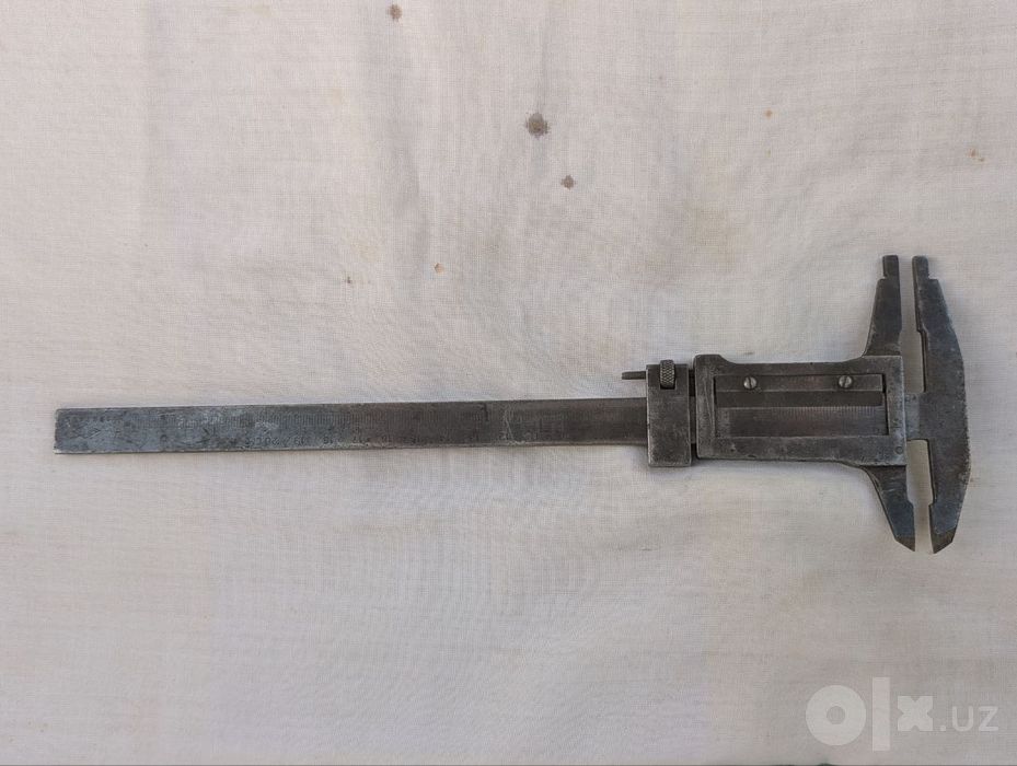 Продам штангенциркуль 25см.