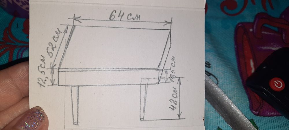 Продам 2 румынских консольных столика. Натуральное дере
