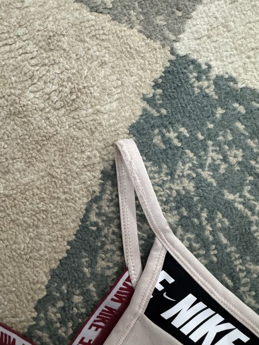 Дамско бюстие Nike