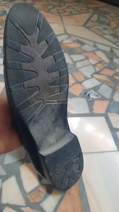 Мужской туфли. Размер 43. Новый. Деффект жок.