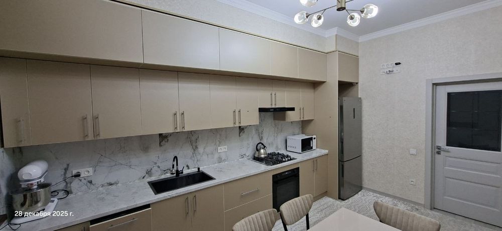 Продается своя квартира 4/2/10. 123кв