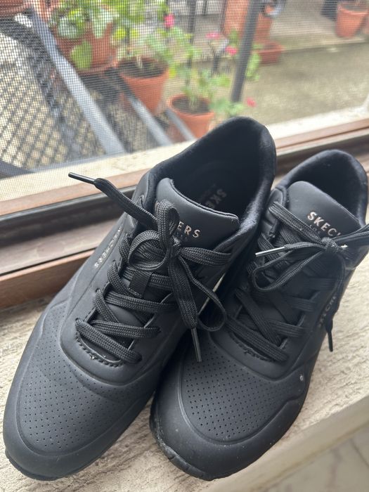 SKECHERS Обувки UNO черни