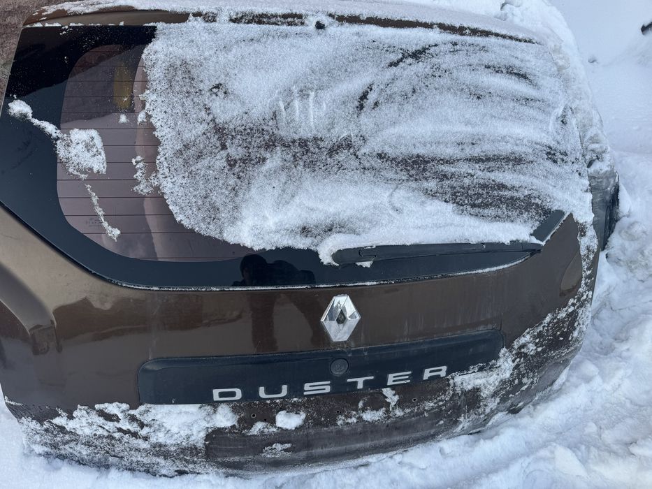 Продам крышку багажника на Рено Дастера