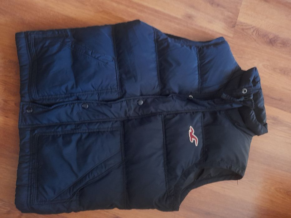 HOLLISTER мъжки елек L размер .