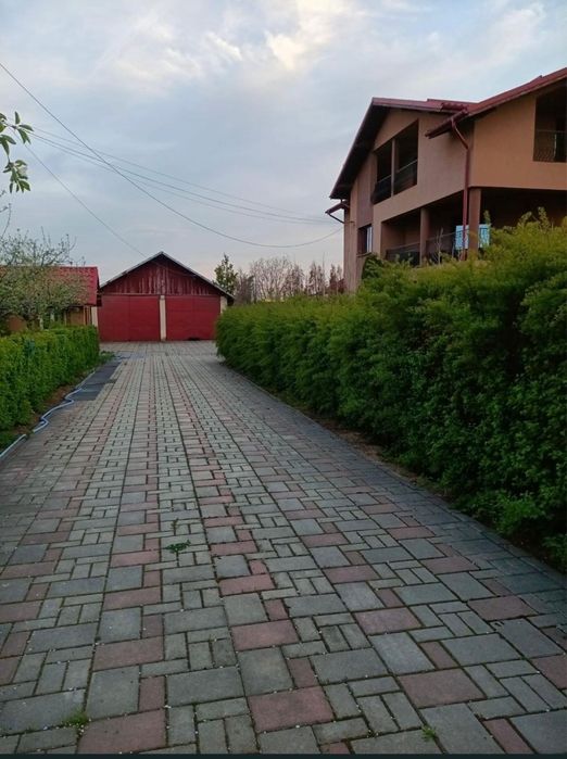 Casa spațioasă 260 mp ,2016, (P+1+Pod) + Teren 4000 mp , Com Sirna