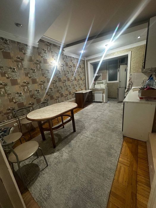 Arenda  3 xona Chorsu Roysin 130kv