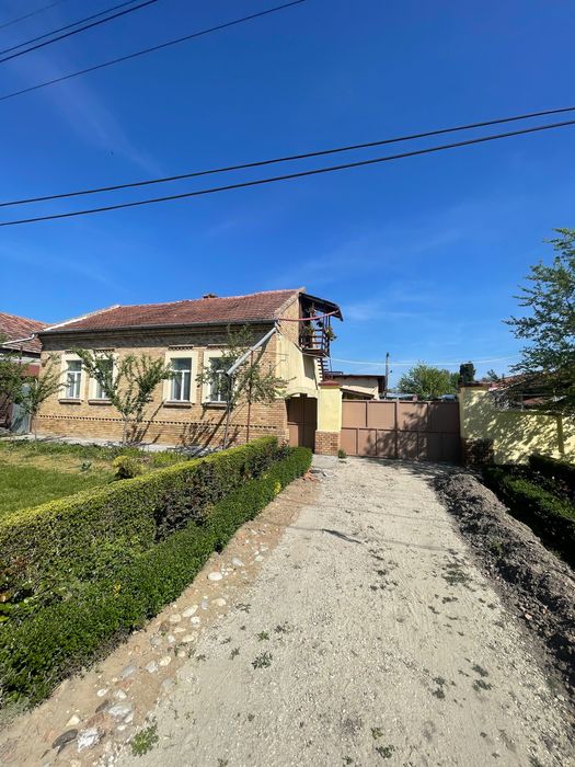 Casă de vânzare + teren 2.600 mp în Dragșina, aproape de Timișoara