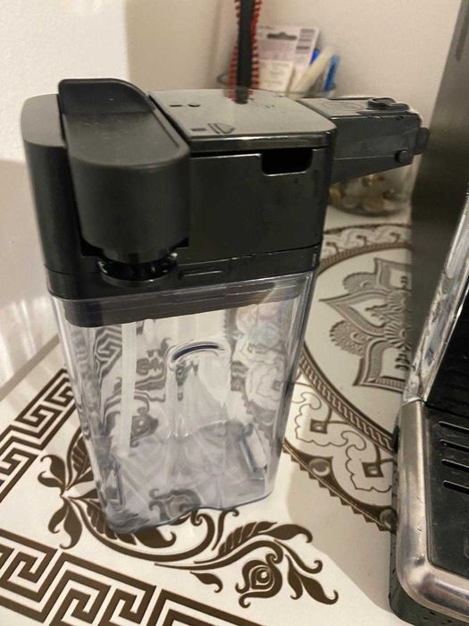 Espressor automat cafea Saeco Pico Baristo HD8925 cu rasnita + Carafa lapte