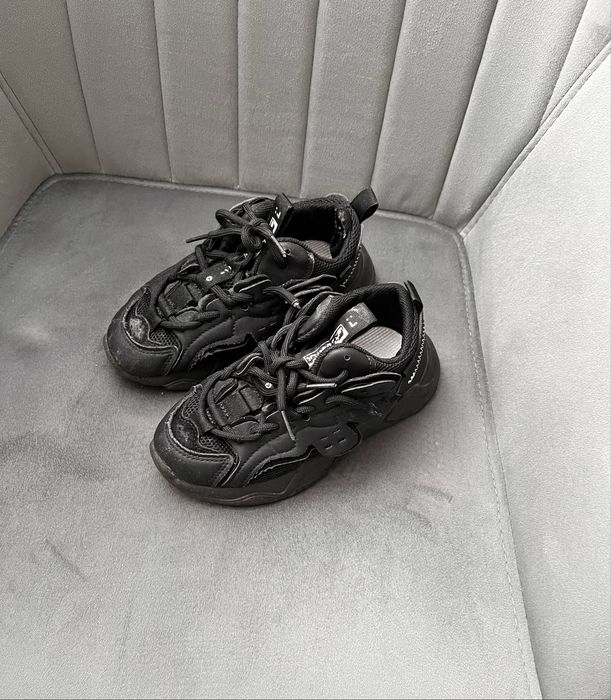 Детски дрехи и маратонки