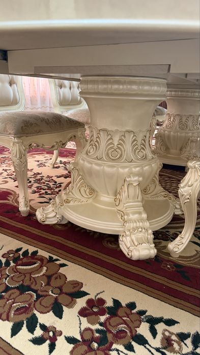 Стол стул хитой