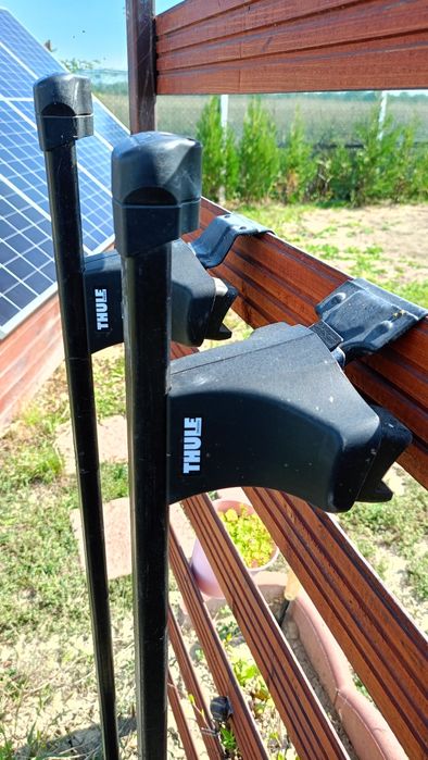 Vând bare portbagaj Thule