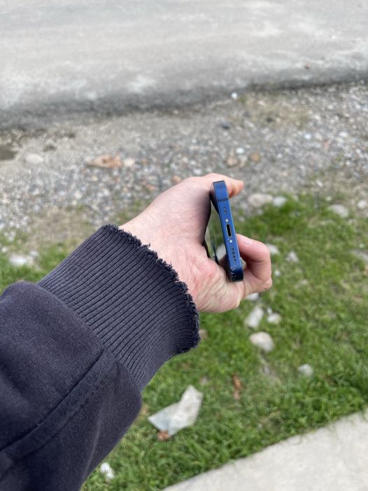 iPhone 12 mini 64GB aybi yo’q