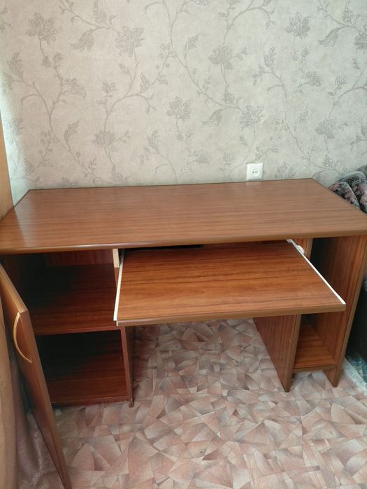 Стол компьютерный натуральное дерево