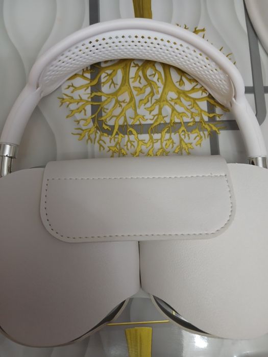 Продам AirPods Max