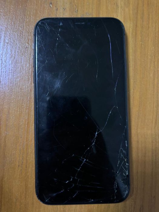 iPhone 11 64GB | Рабочий, есть дефекты, срочно