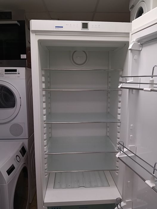 Голям хладилник, охладител Liebherr А+++  с 2 години гаранция!