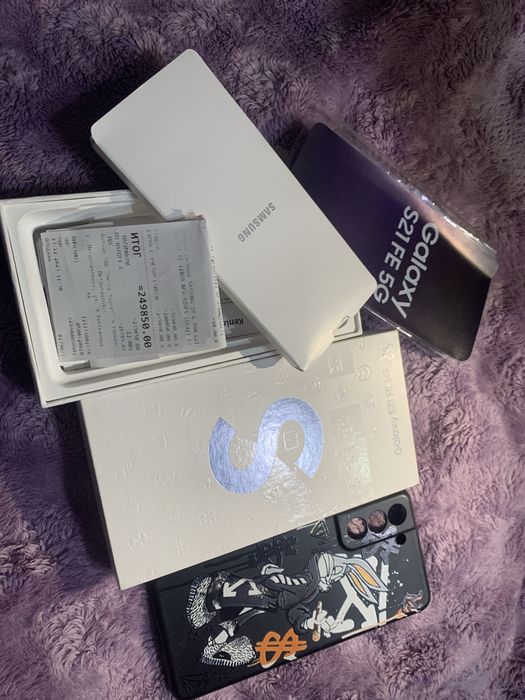 Отличный Samsung  S21 Fe