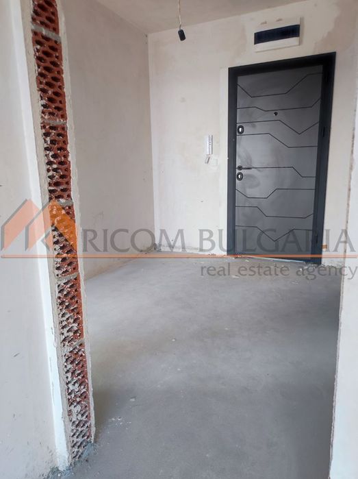 Продава се Двустаен апартамент в Варна, Виница - 75 кв.м за 1667 €/кв.м - Снимка #4