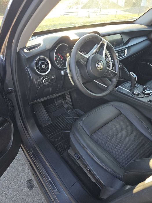 Alfa Romeo Stelvio 2.2M-jet 190cp * /Camera/Distronic/Q4