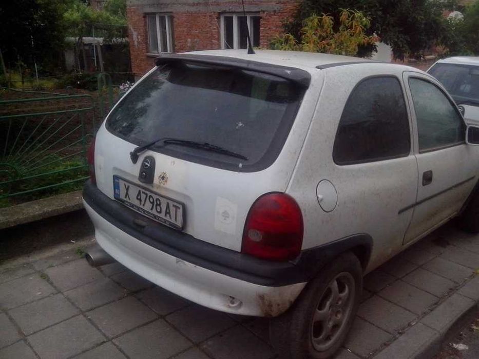 Опел  корса  б  1.4 бензин